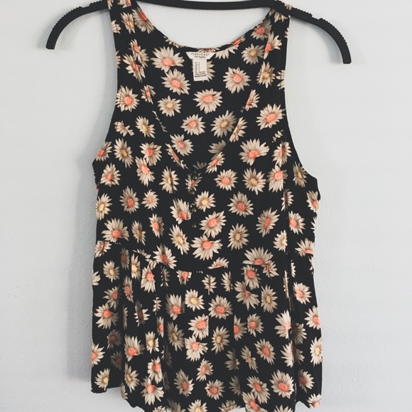 Forever 21 Tops - Daisy tank
